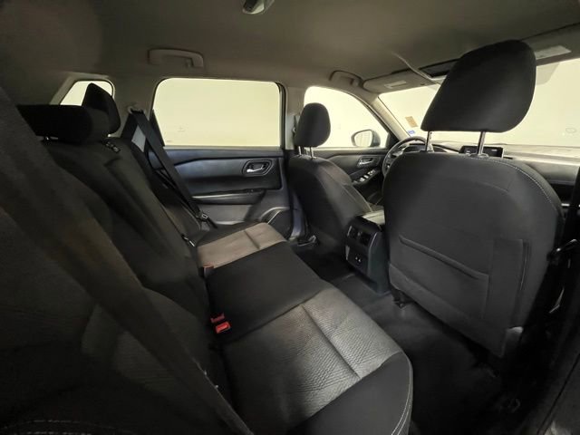 Used 2024 Nissan Rogue SV image 12