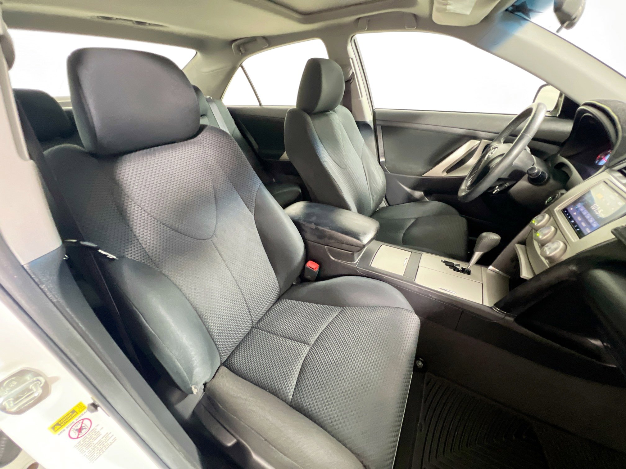 Used 2010 Toyota Camry SE image 31