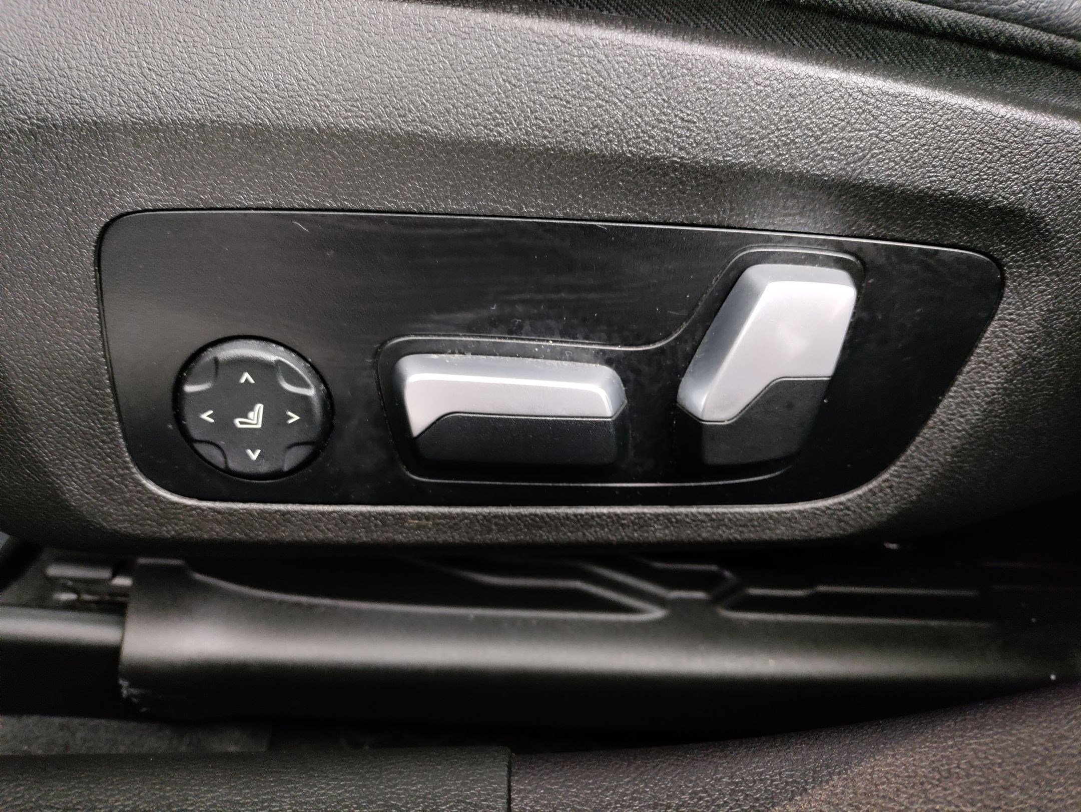 Certified 2023 BMW 330i Sedan w/ Convenience Package image 13