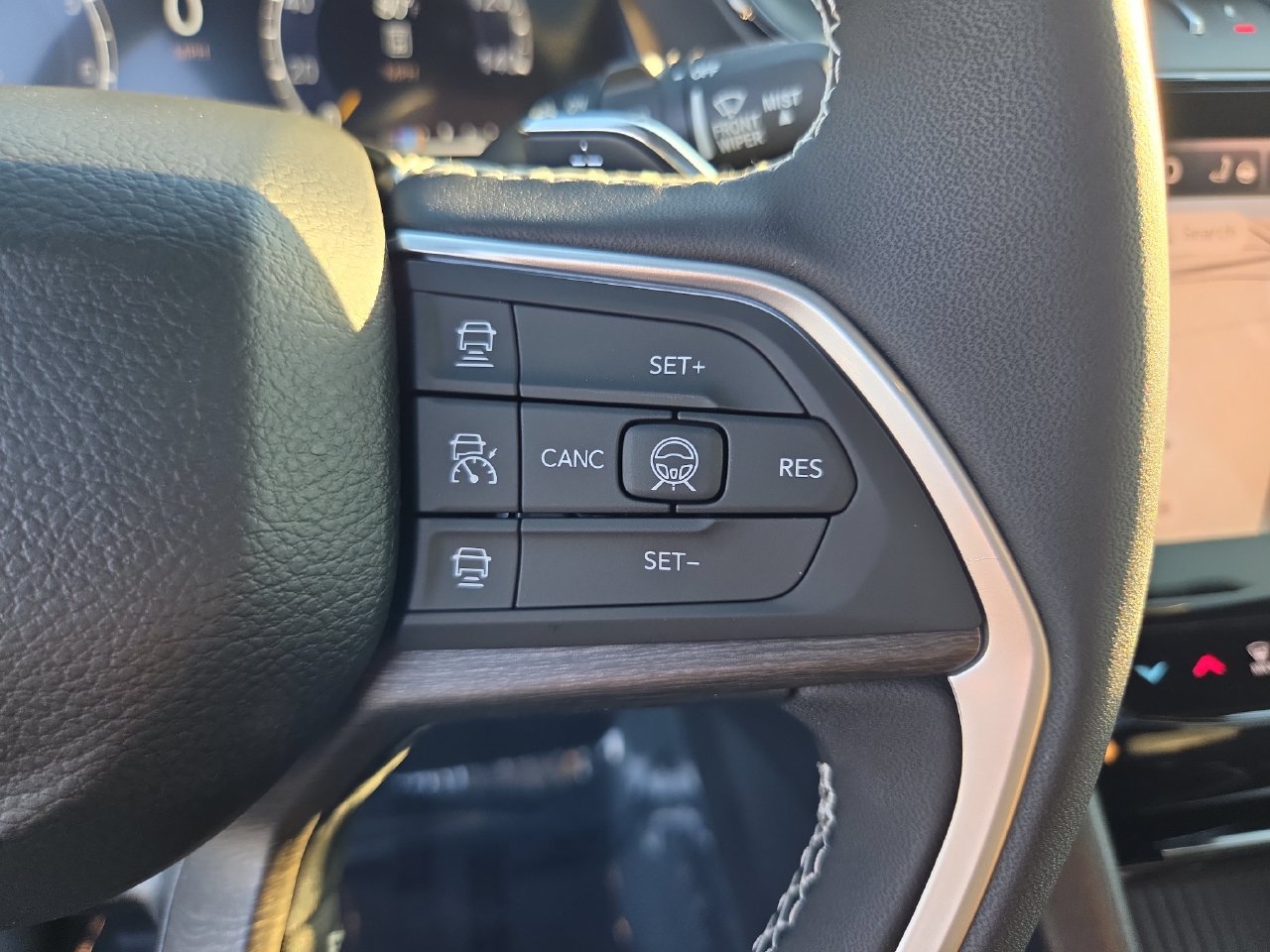 New 2027 Jeep Grand Cherokee Limited AWD/4WD image 15