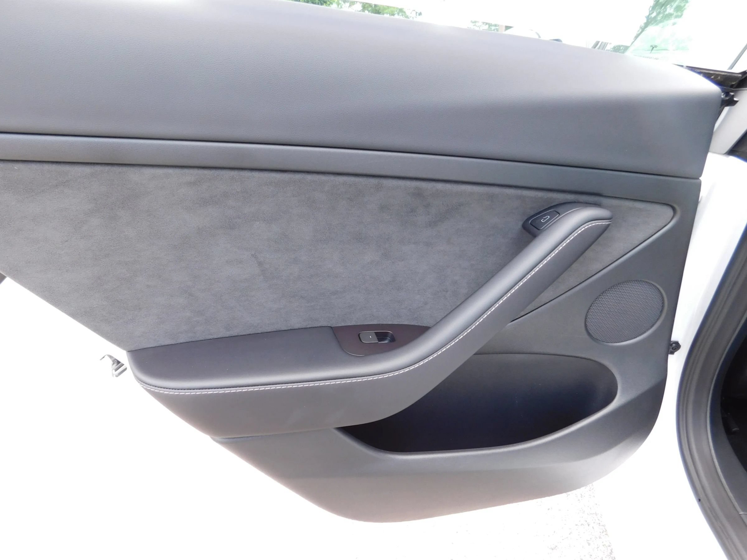 Used 2023 Tesla Model 3 Standard Range RWD image 9
