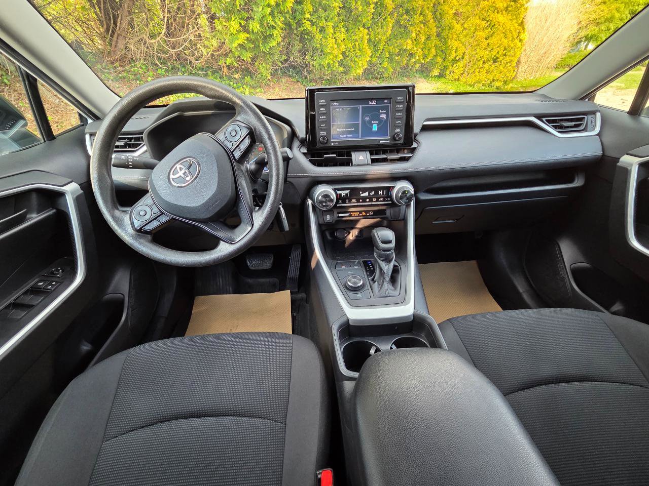Used 2021 Toyota RAV4 LE AWD/4WD image 21