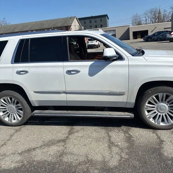Used 2017 Cadillac Escalade Platinum AWD/4WD image 11
