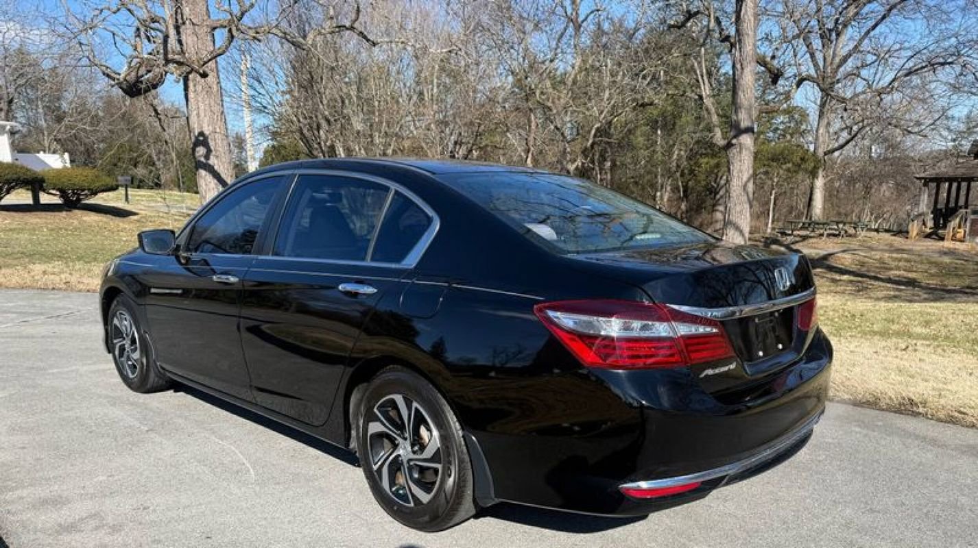 Used 2016 Honda Accord LX image 9