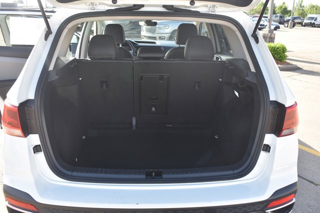 Used 2024 Volkswagen Taos SE FWD image 17