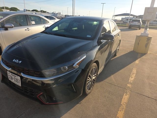 Used 2023 Kia Forte GT-Line w/ GT-Line Premium Package FWD image 3