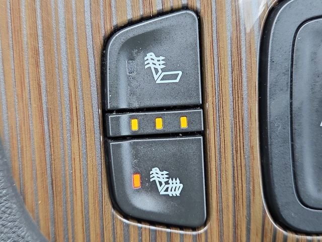 Certified 2023 GMC Acadia SLE w/ Driver Convenience Package image 33