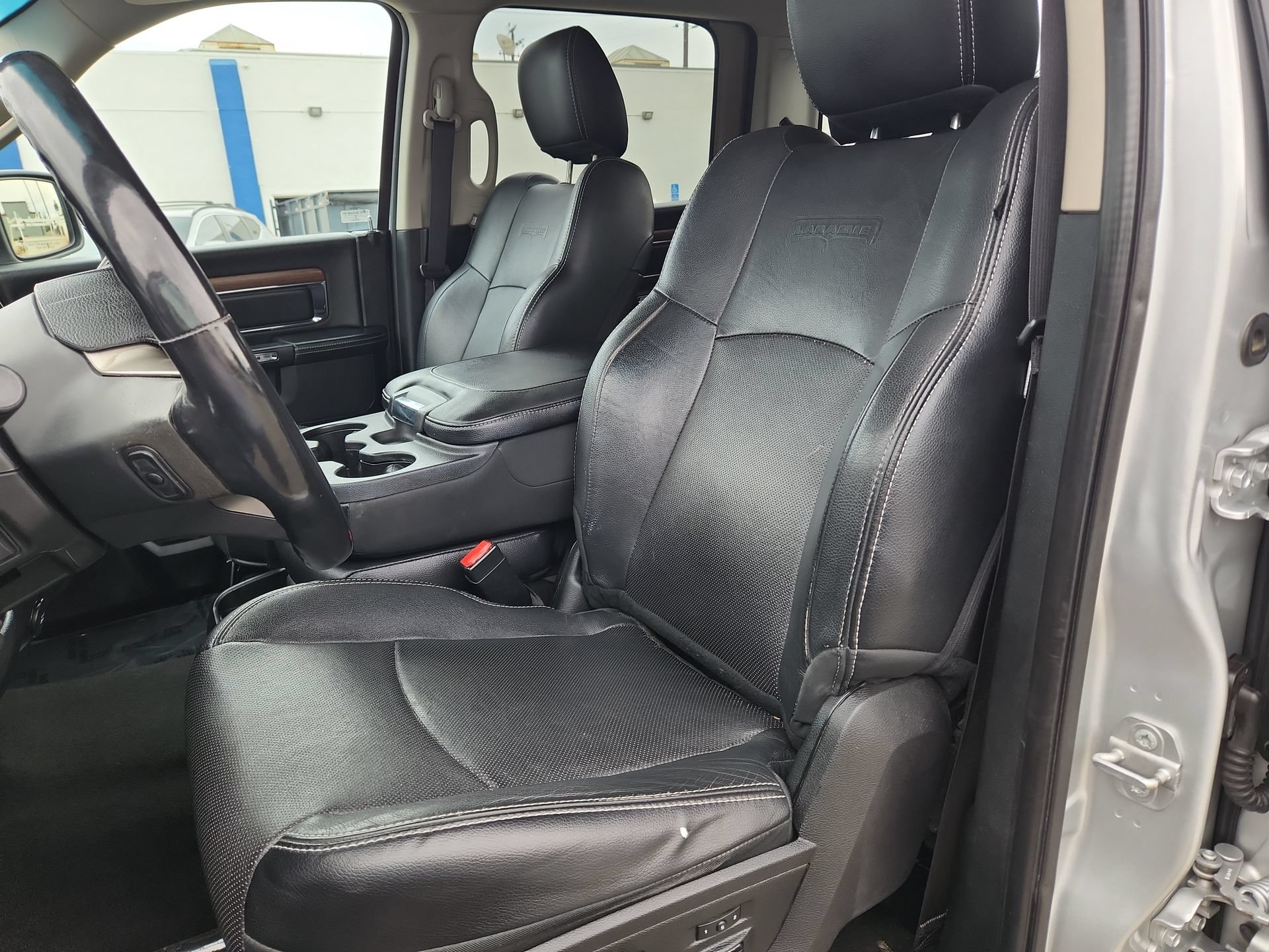 Used 2017 RAM 1500 Laramie AWD/4WD image 13