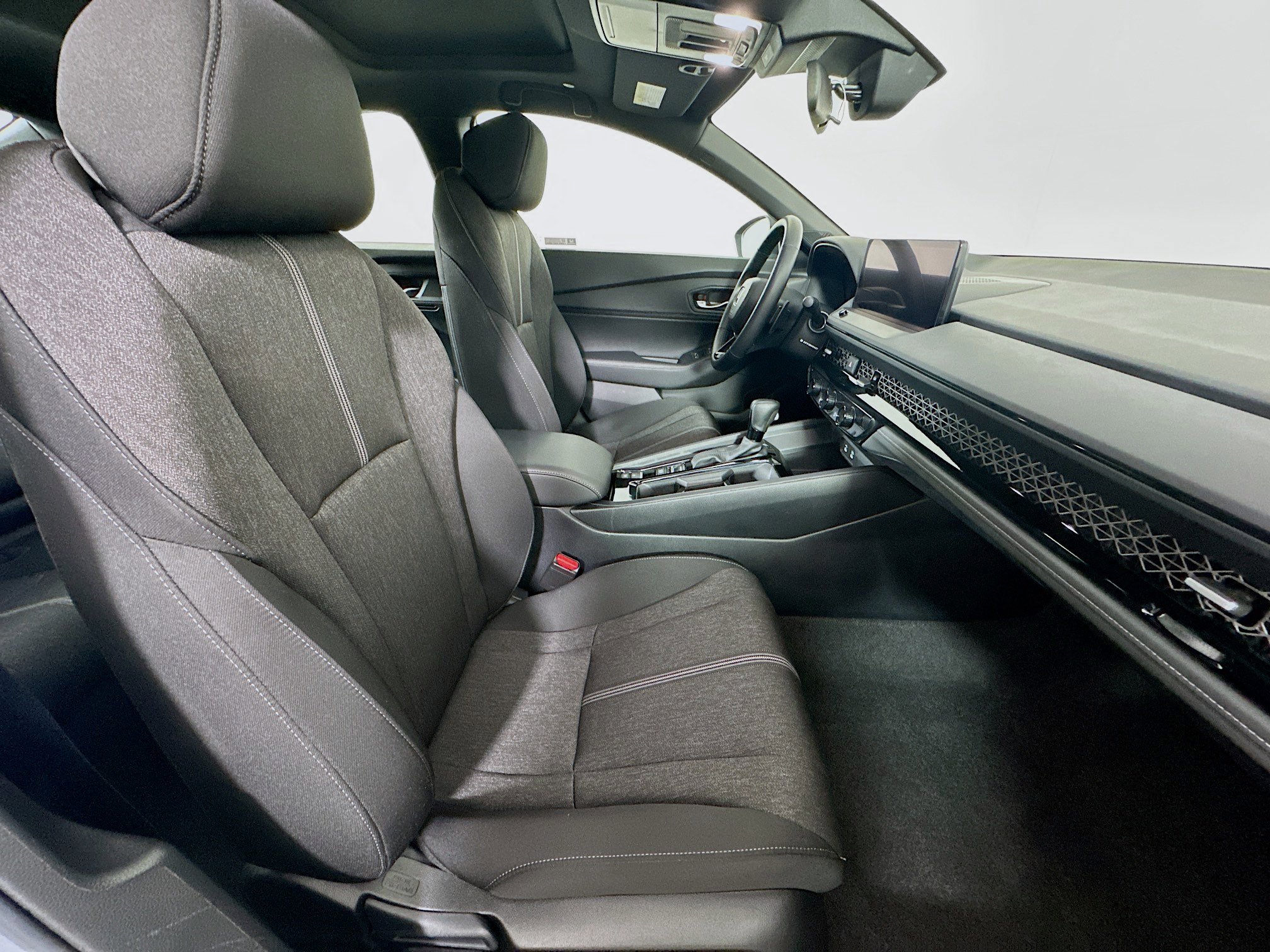 Used 2025 Honda Accord Sport image 30