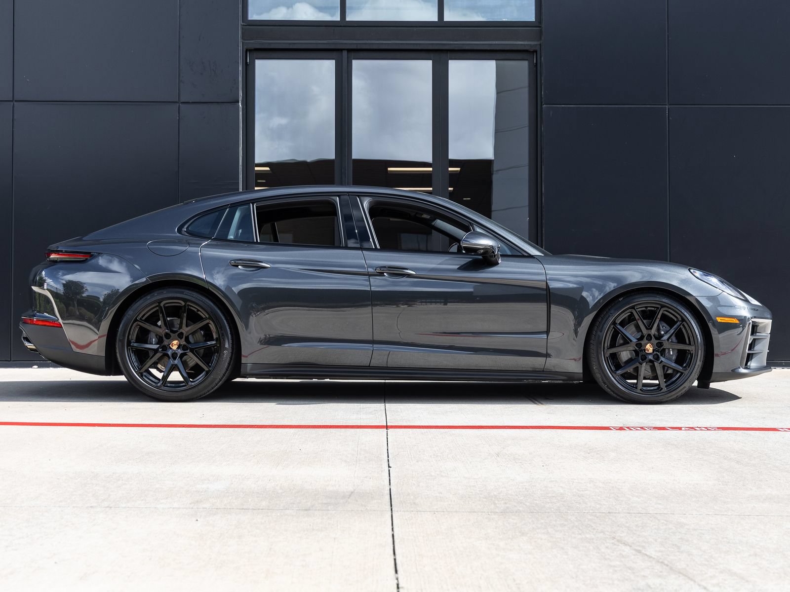 New 2026 Porsche Panamera 4 AWD/4WD image 12