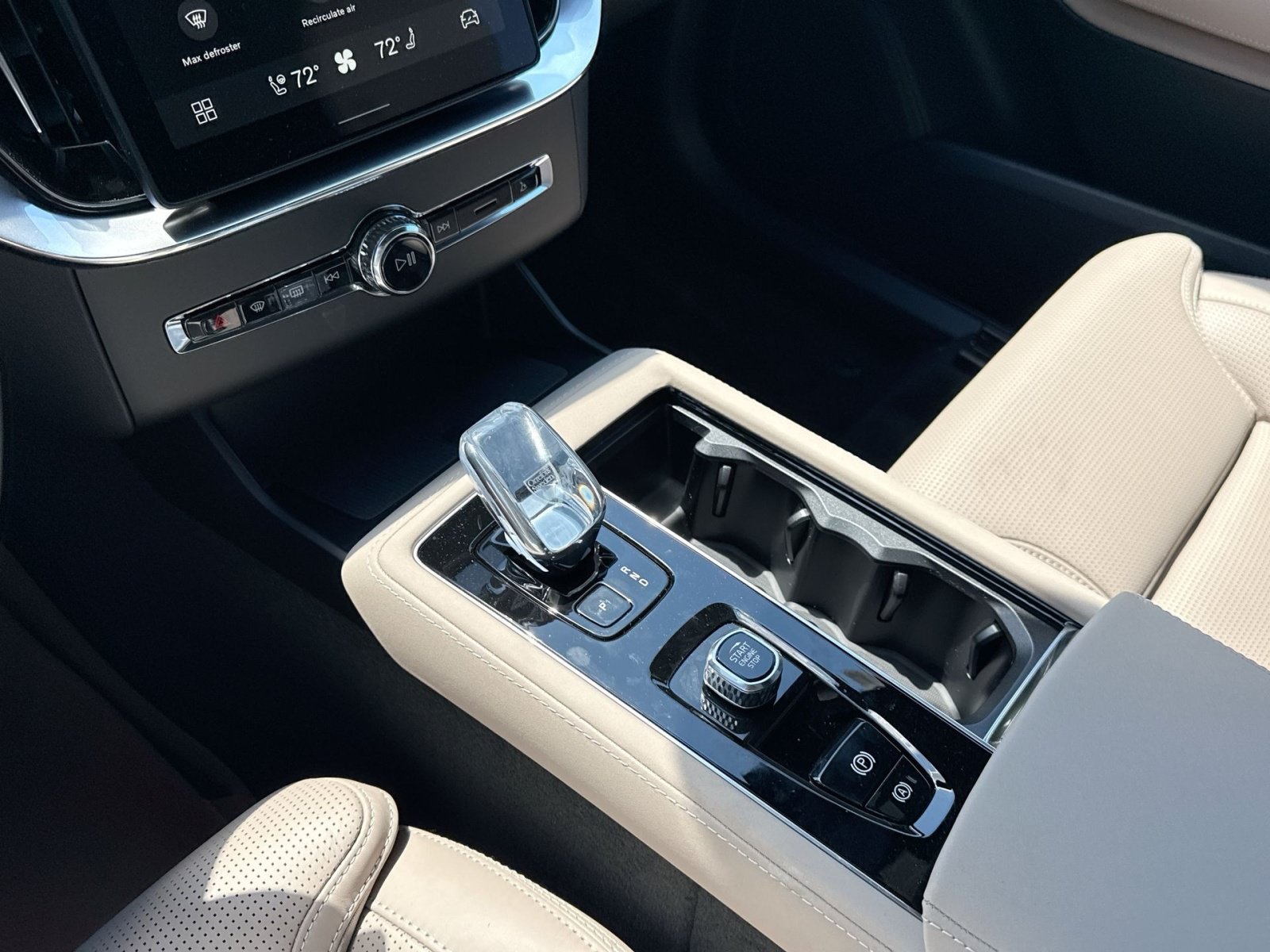New 2026 Volvo XC90 B6 Ultra w/ Protection Package Premier AWD/4WD image 23