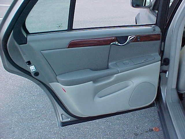 Used 2004 Cadillac De Ville image 16