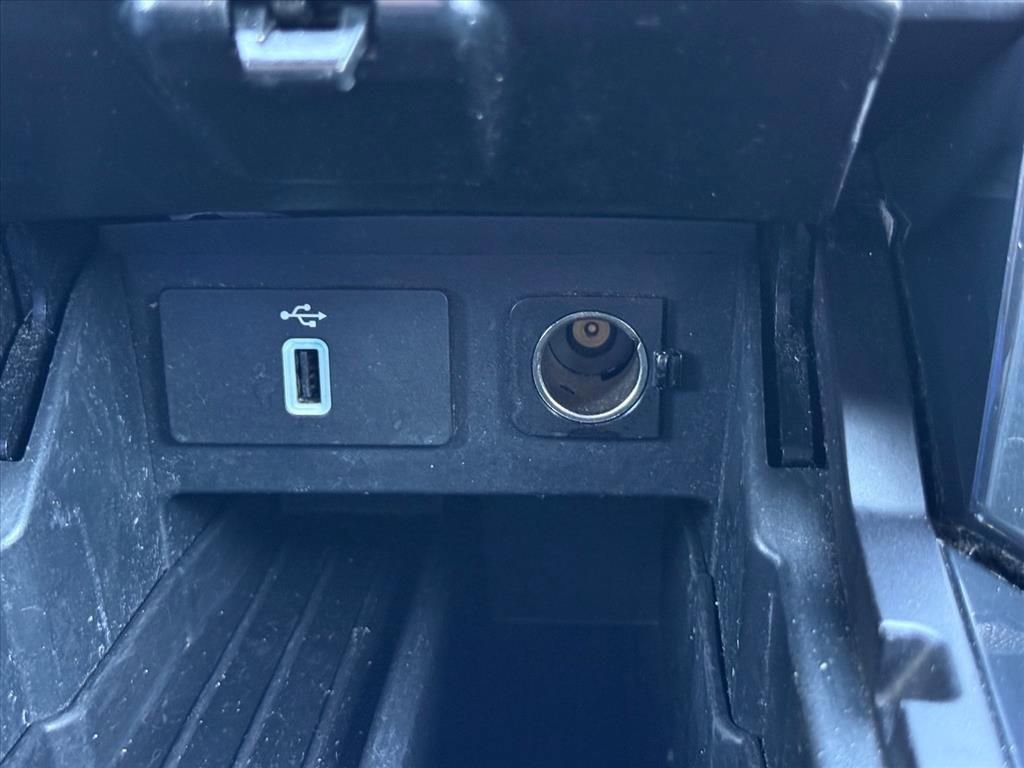 Used 2017 Ford Explorer XLT image 23