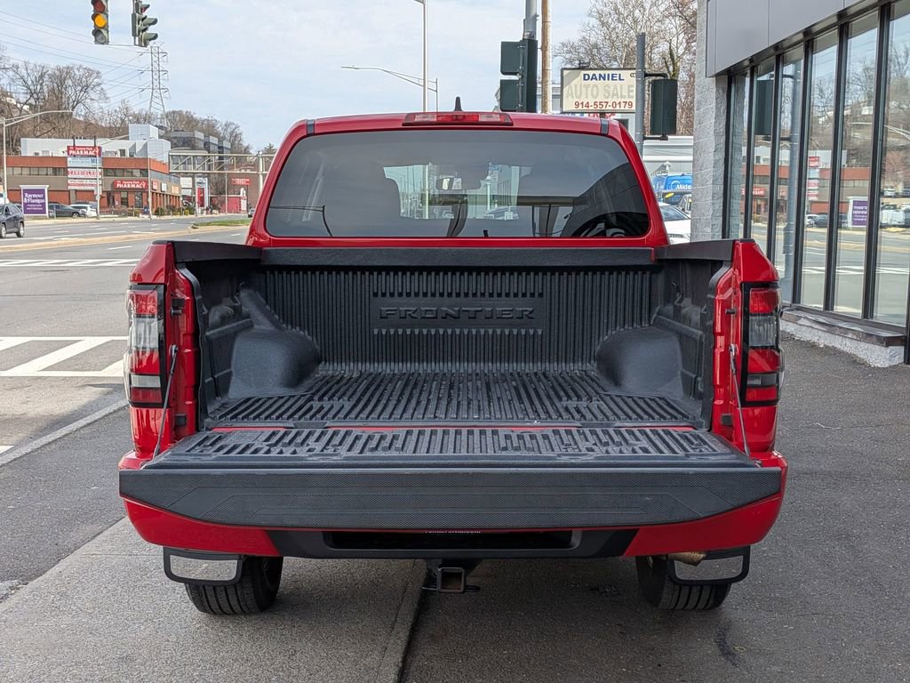 Used 2023 Nissan Frontier SV image 8
