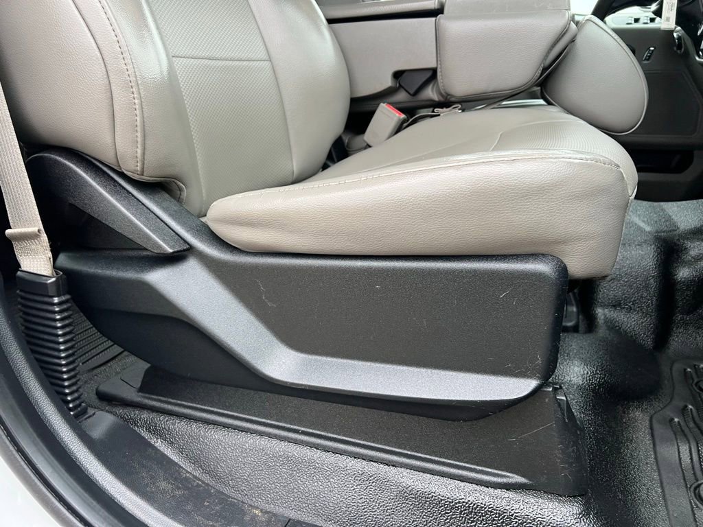 Used 2017 Ford F550 4x4 Crew Cab Super Duty w/ Power Equipment Group image 22