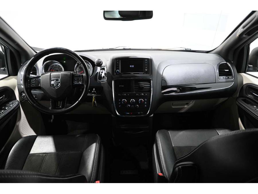 Used 2019 Dodge Grand Caravan SXT image 21