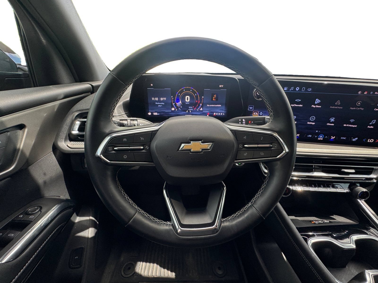 Certified 2025 Chevrolet Traverse LT w/ LPO, Floor Liner Package FWD image 13