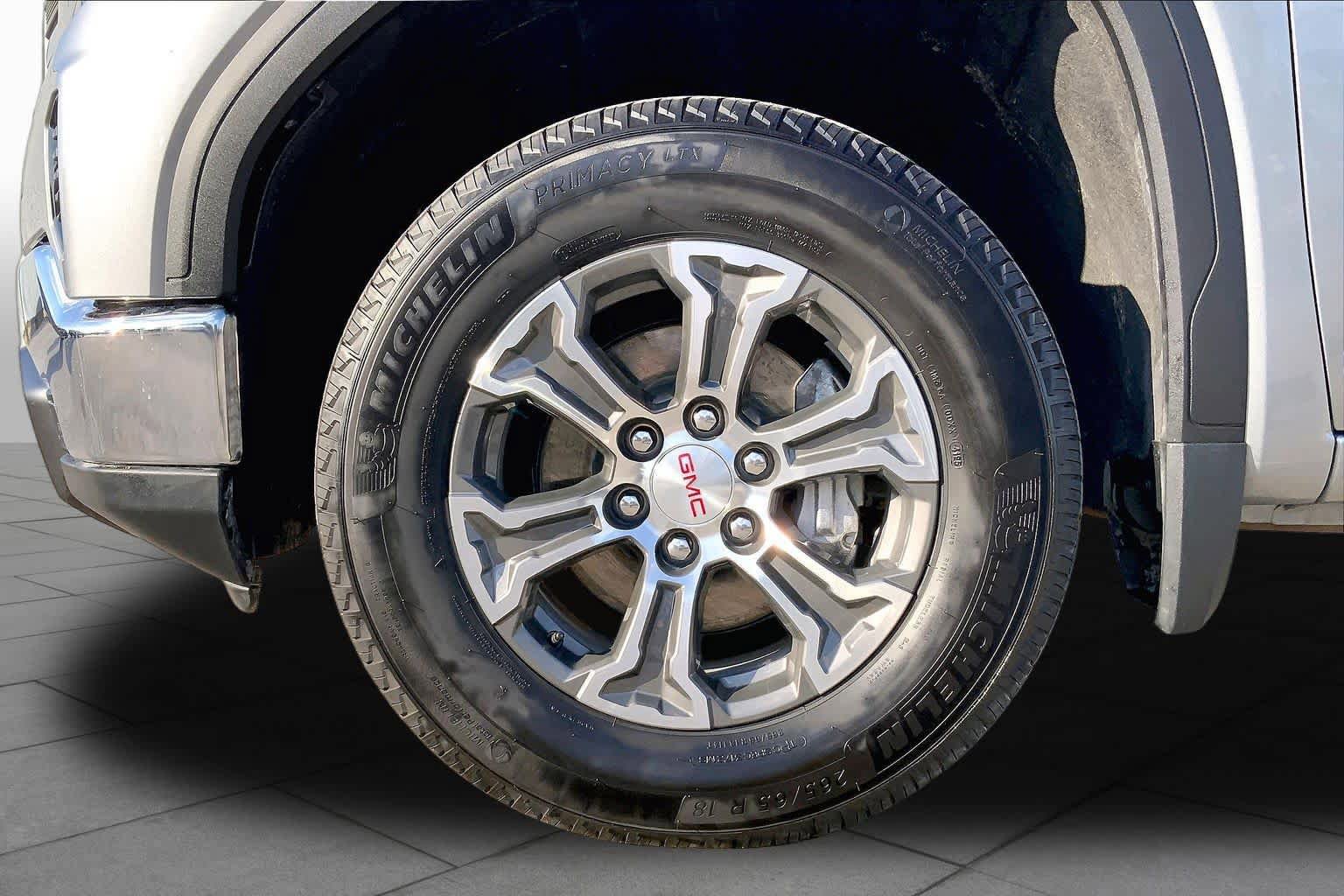Used 2026 GMC Sierra 1500 SLT AWD/4WD image 11
