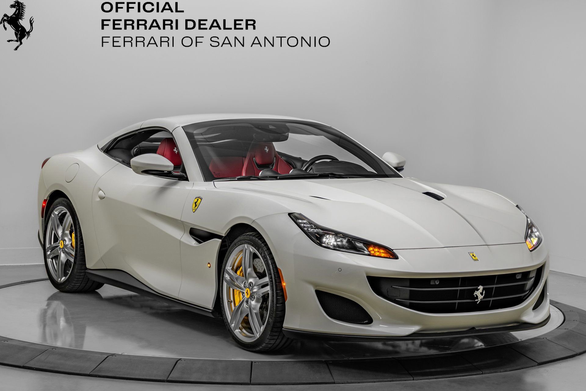 Certified 2020 Ferrari Portofino RWD image 13