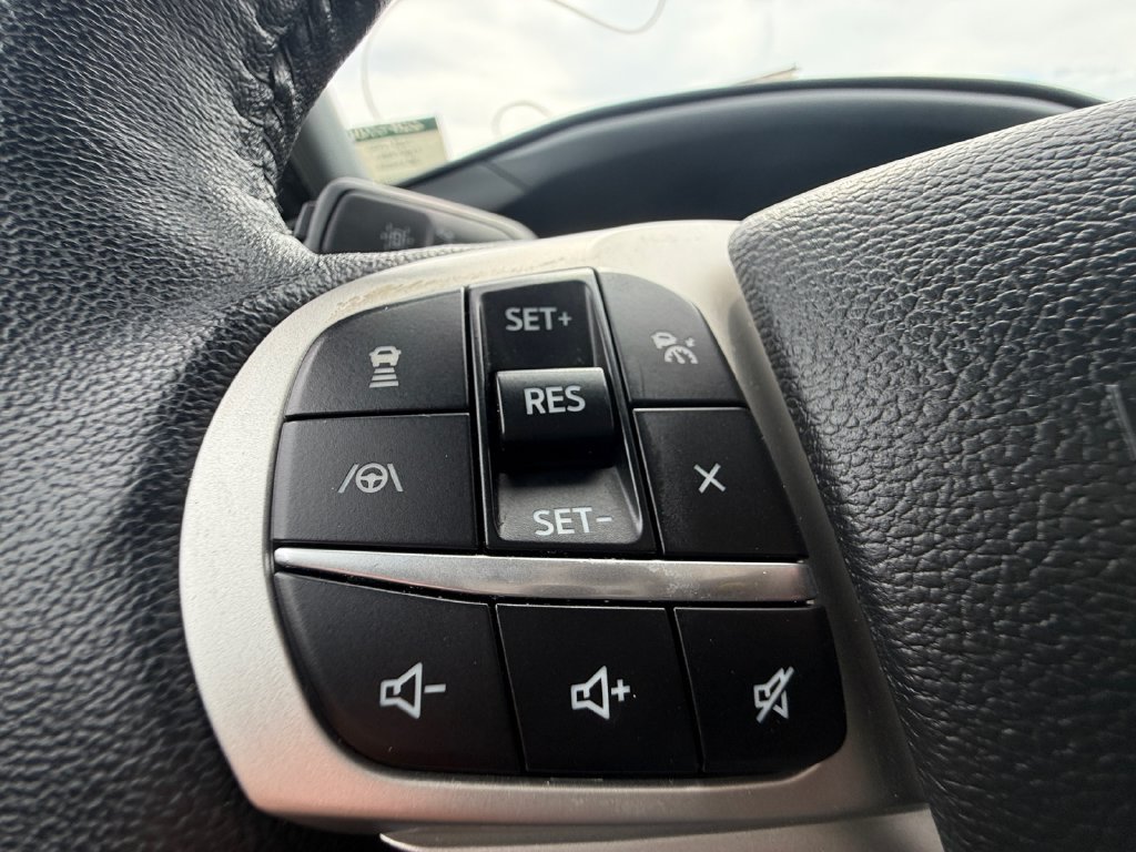 Used 2023 Ford Explorer XLT w/ Equipment Group 202A AWD/4WD image 16