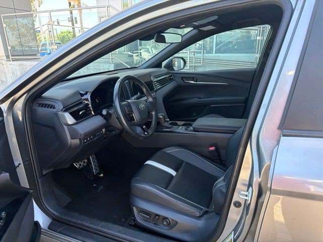 Used 2025 Toyota Camry SE FWD image 15