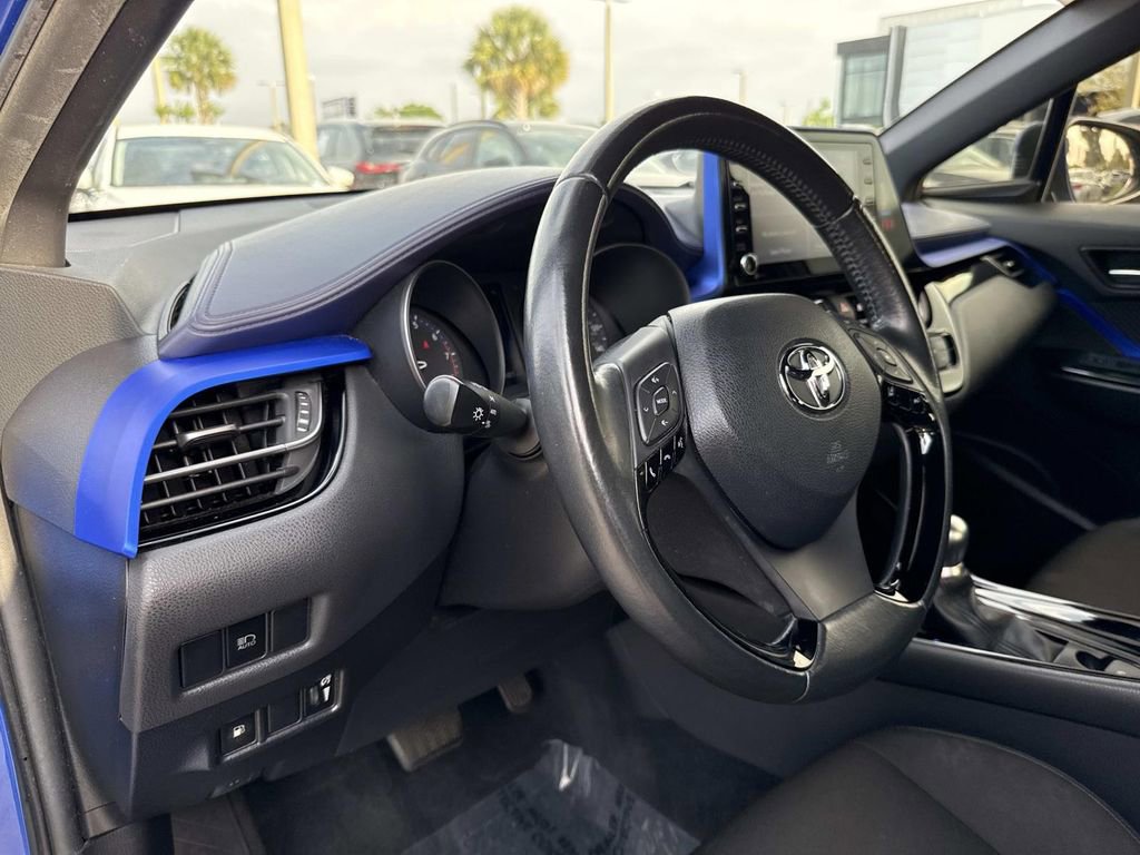Used 2020 Toyota C-HR XLE image 25