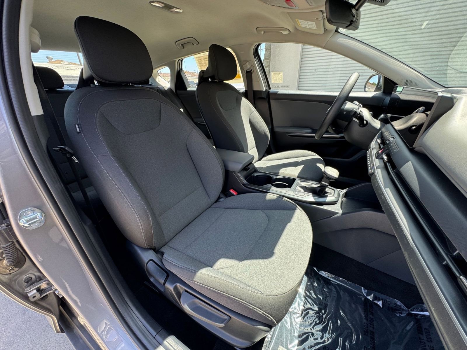 Used 2025 Kia K4 FWD image 36