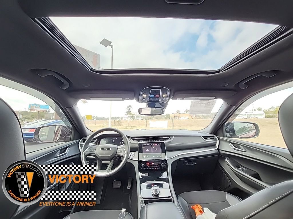 Certified 2023 Jeep Grand Cherokee Altitude image 4