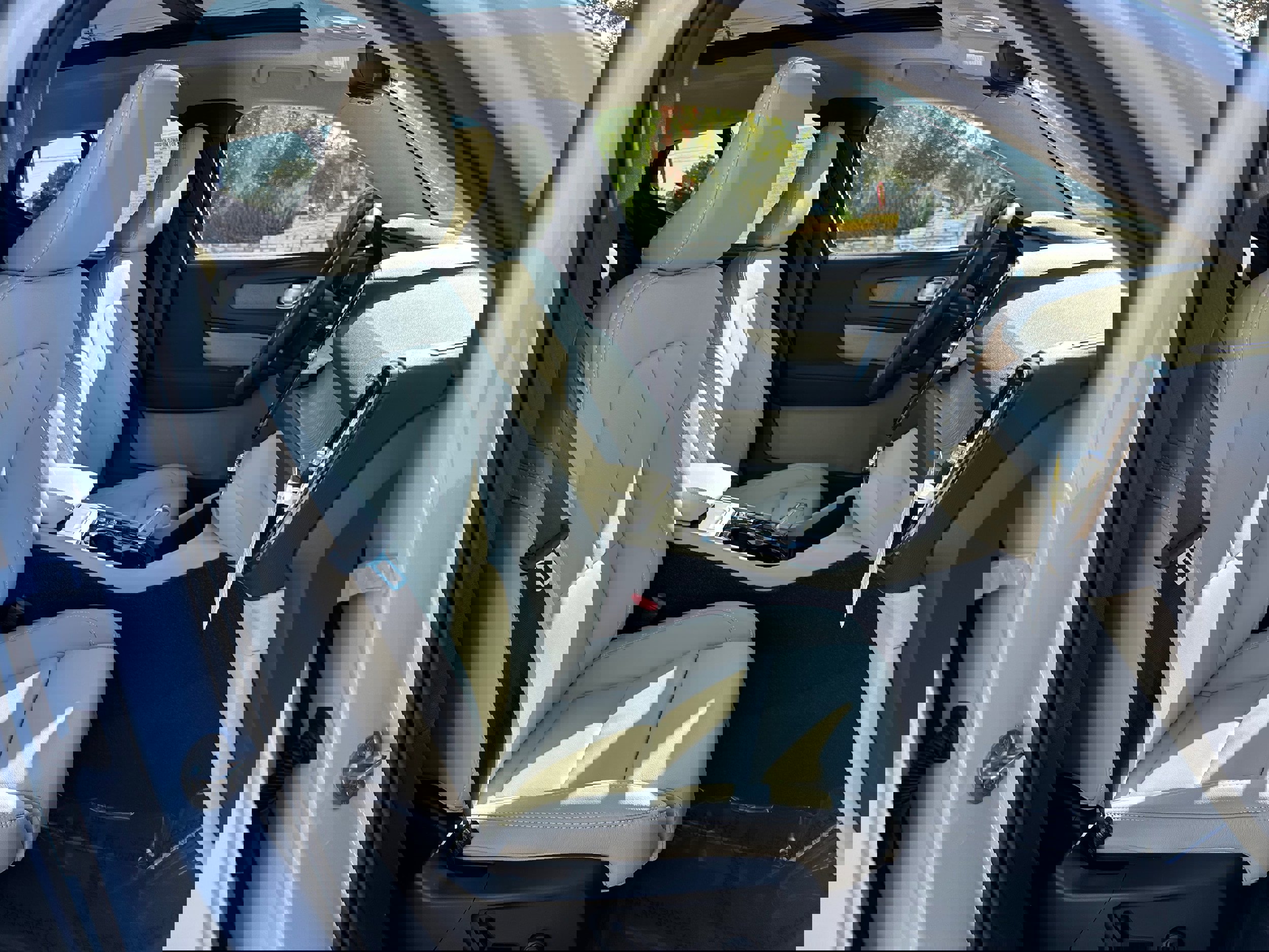 New 2026 Volvo XC40 B5 Plus w/ Protection Package Premier image 8