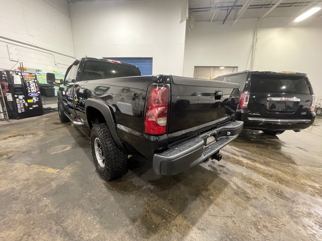 Used 2007 Chevrolet Silverado 2500 LT w/ Heavy-Duty Power Package image 4