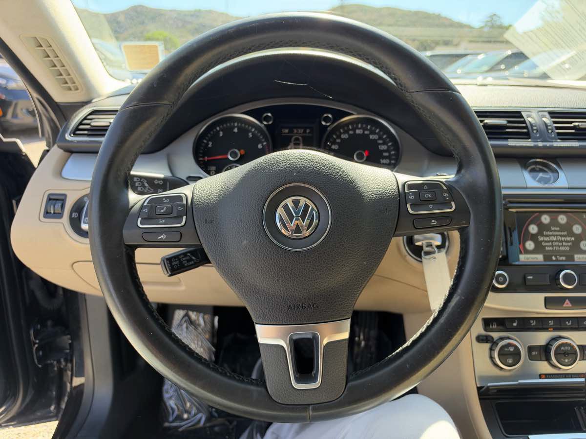 Used 2013 Volkswagen CC Lux FWD image 19