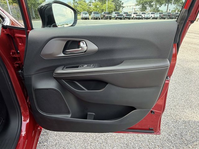New 2027 Chrysler Pacifica LX FWD image 30