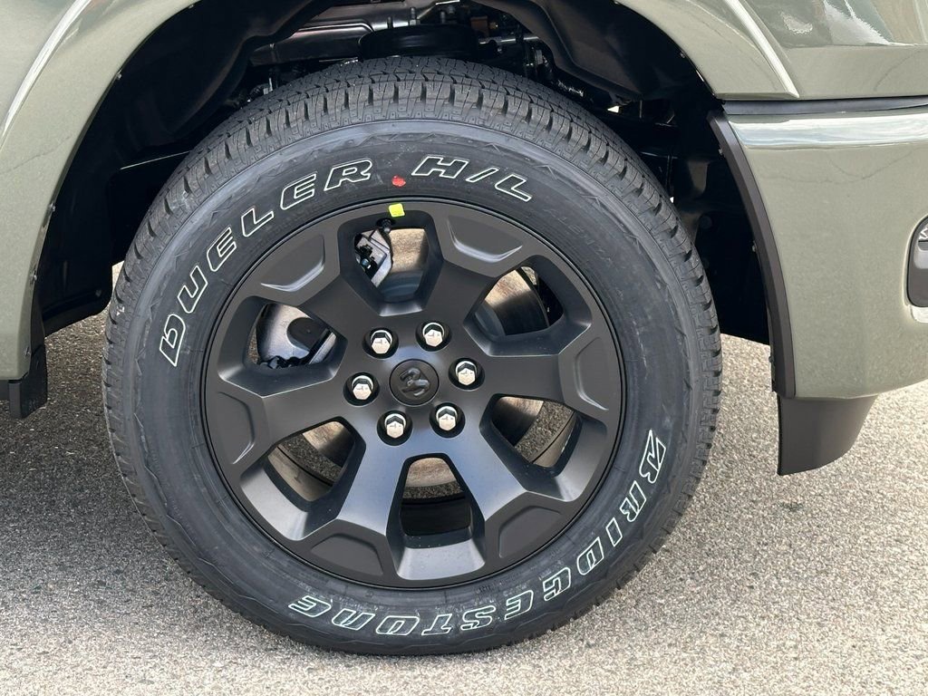 New 2026 RAM 1500 4x4 Crew Cab image 14