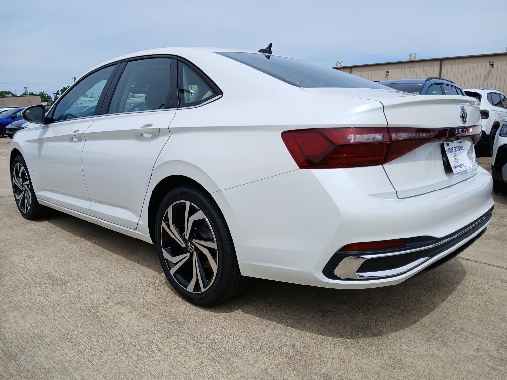 New 2026 Volkswagen Jetta SEL FWD image 3