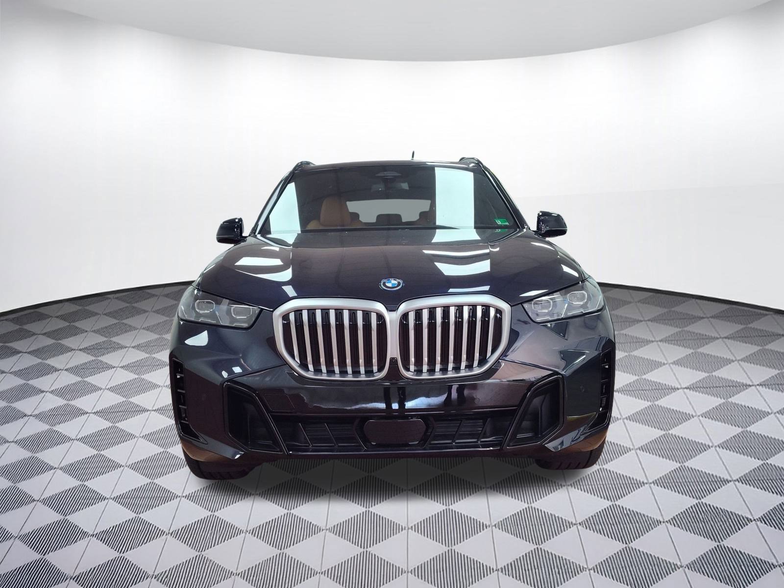 Used 2026 BMW X5 xDrive50e w/ M Sport Package image 6