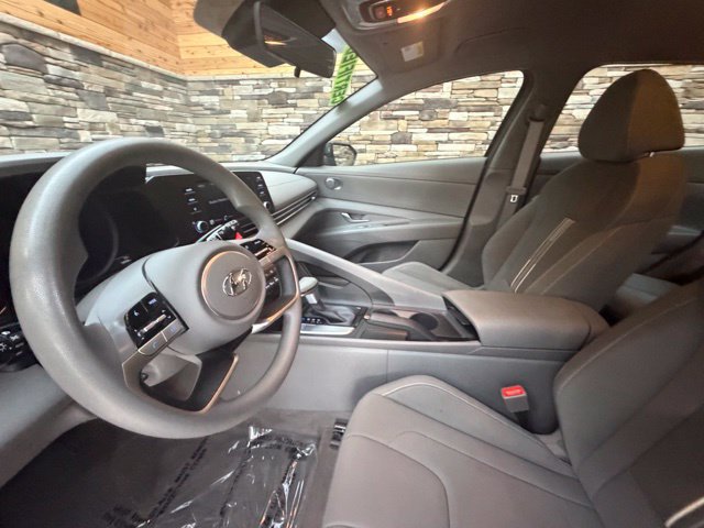 Certified 2023 Hyundai Elantra SEL w/ Preferred Accessory Package FWD image 13