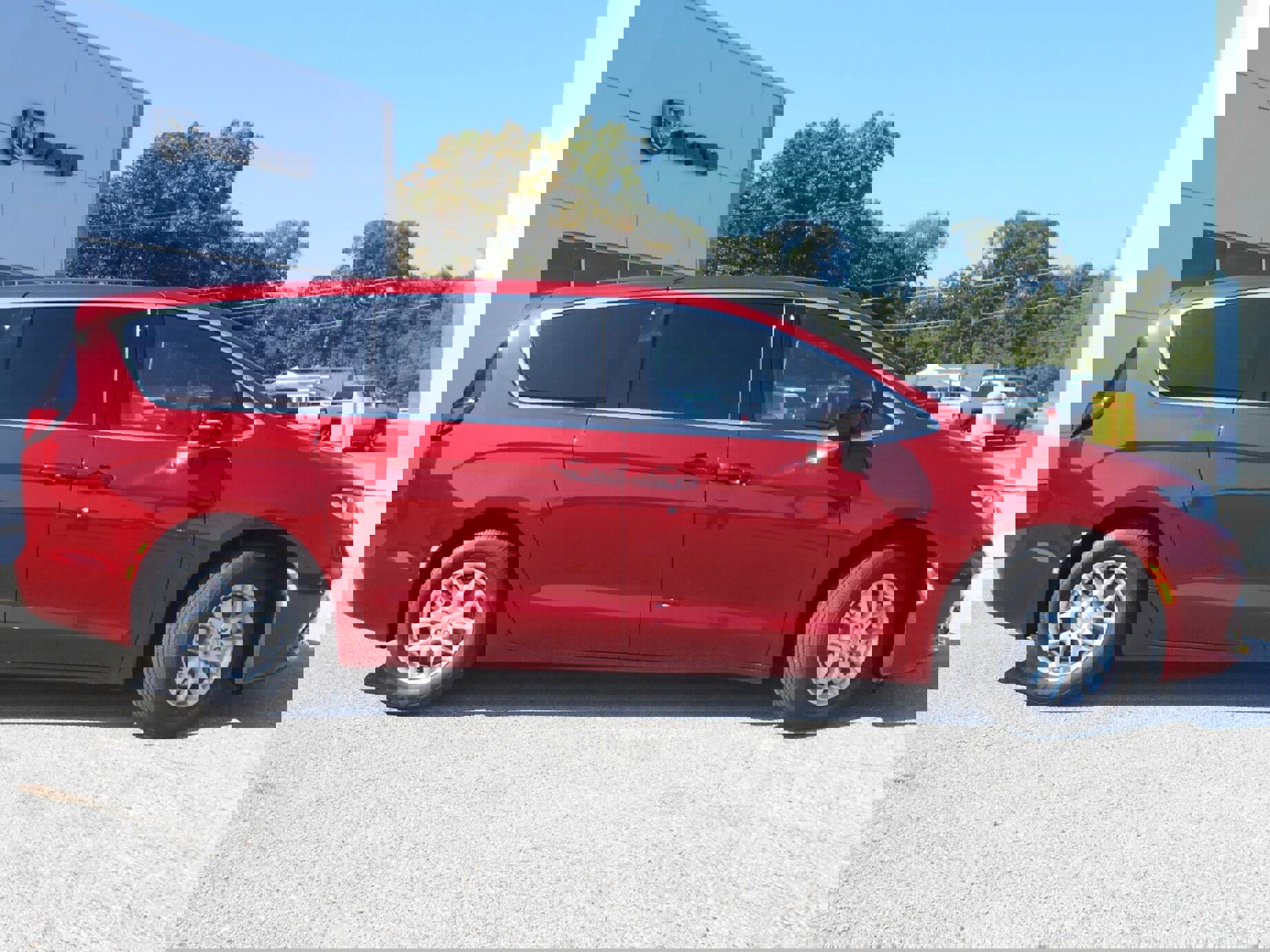 New 2026 Chrysler Pacifica Select image 33