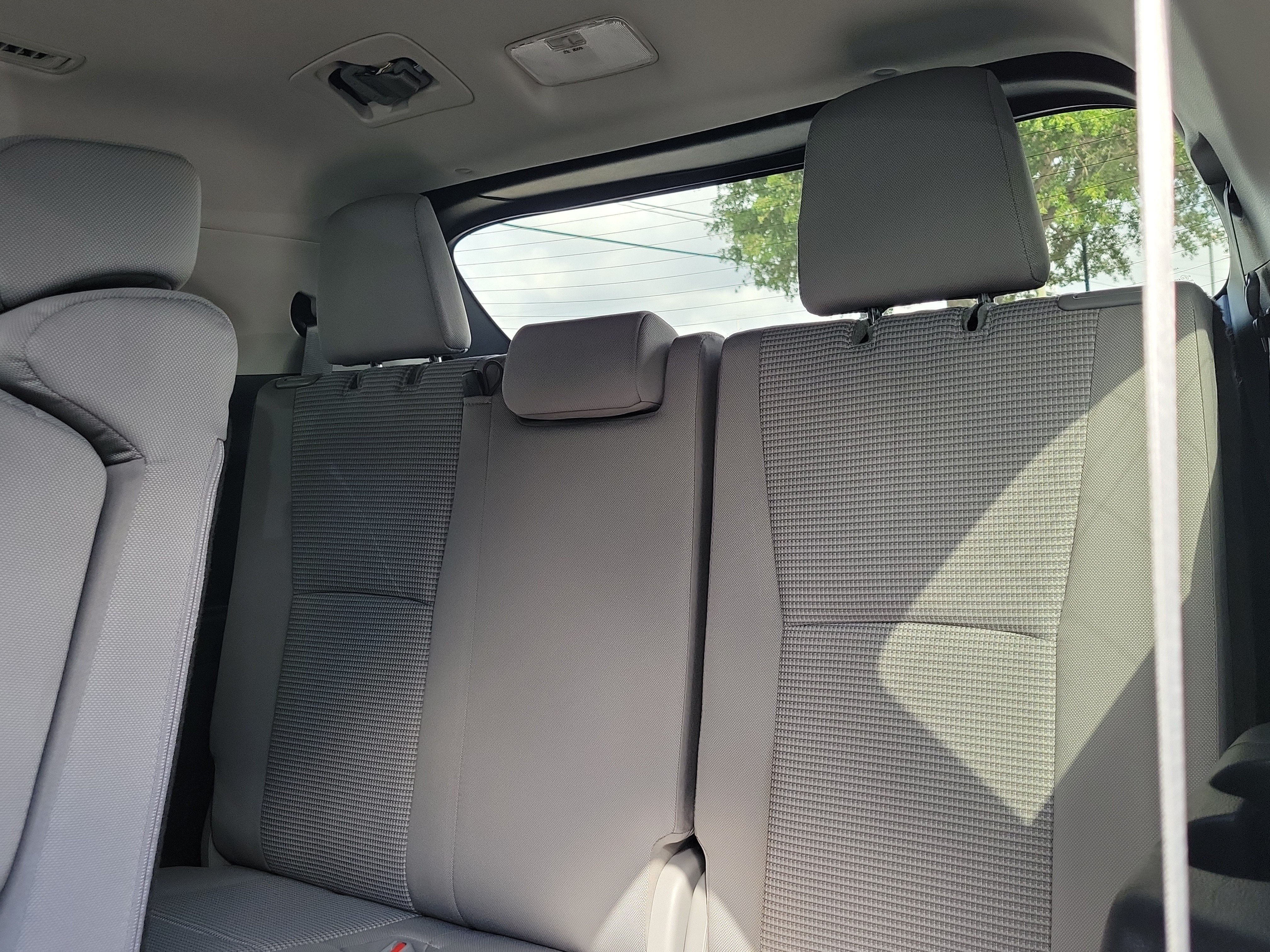 Used 2023 Toyota Highlander LE FWD image 12