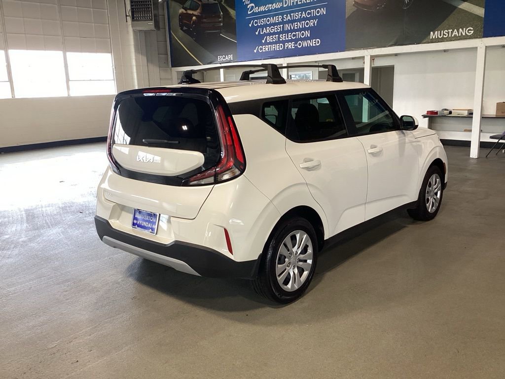 Used 2023 Kia Soul LX image 6