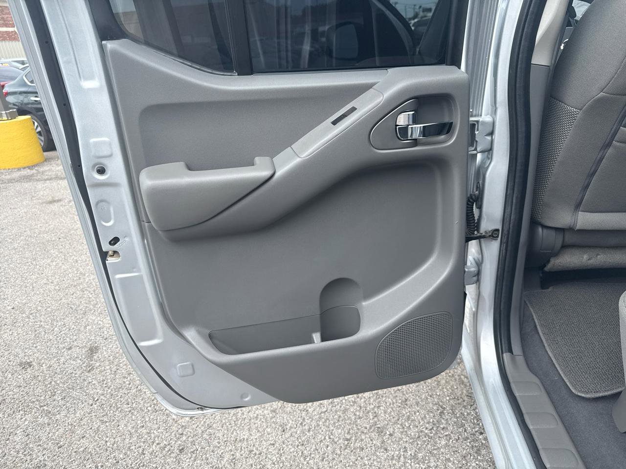 Used 2020 Nissan Frontier SV AWD/4WD image 15