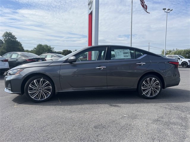 New 2025 Nissan Altima 2.5 SL image 4