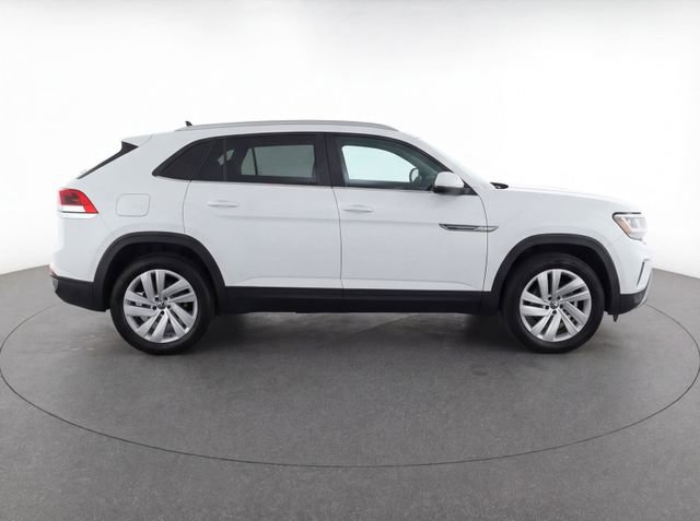 Used 2023 Volkswagen Atlas Cross Sport SE image 2