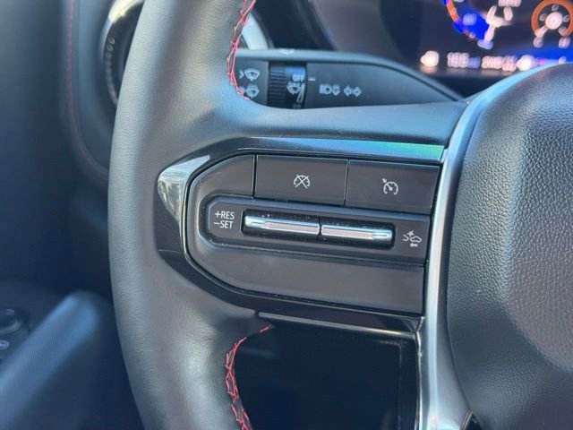 Used 2025 Chevrolet Colorado Z71 w/ Technology Package image 32