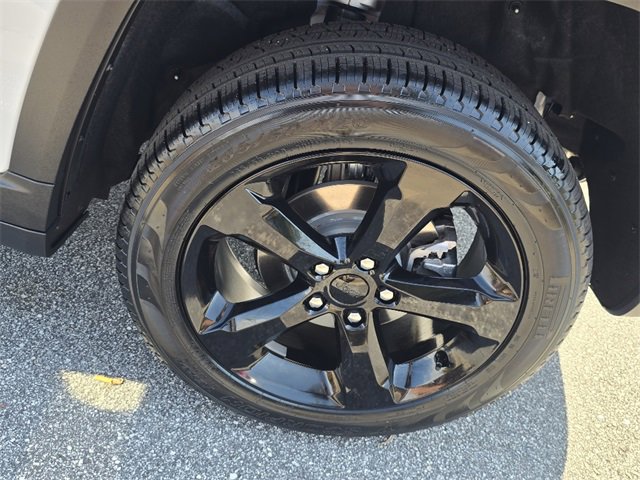 New 2025 Jeep Grand Cherokee Limited image 7