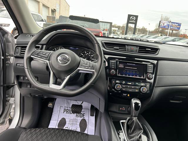 Used 2020 Nissan Rogue SV image 13