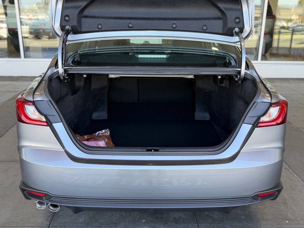 Certified 2026 Toyota Camry SE w/ Convenience Package FWD image 16