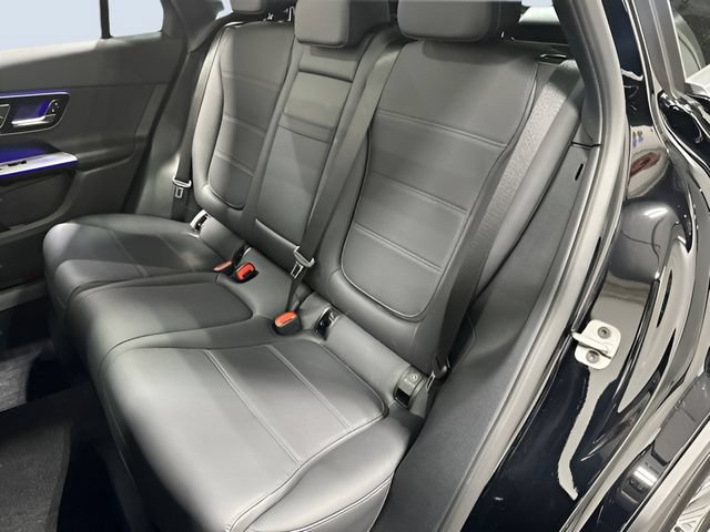 Used 2026 Mercedes-Benz GLC 300 4MATIC image 30