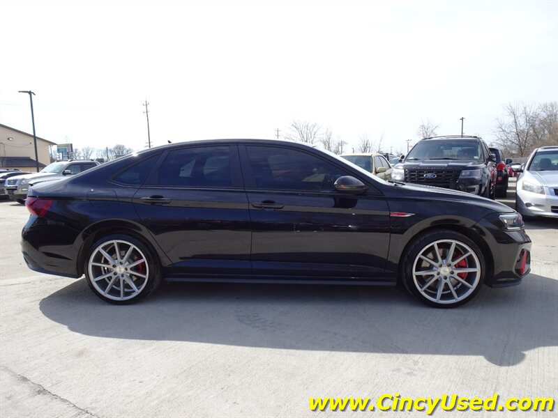 Used 2022 Volkswagen Jetta GLI Autobahn FWD image 3