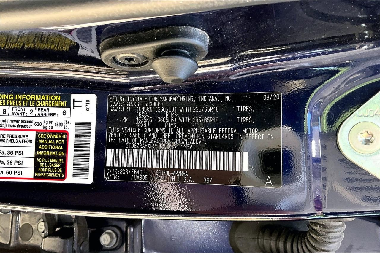 Used 2020 Toyota Highlander XLE FWD image 16