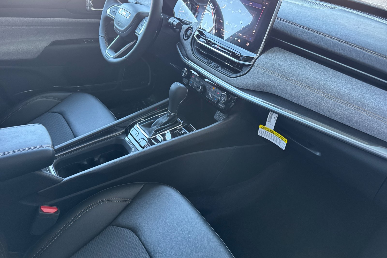 New 2026 Jeep Compass Latitude AWD/4WD image 15